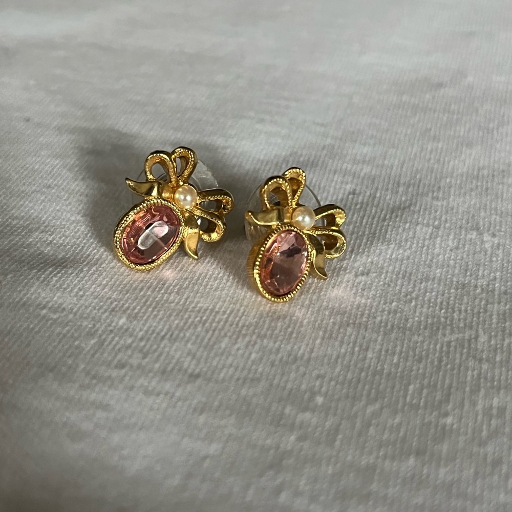 Vintage Avon pierced earrings faux pearl gold and pink glass stones